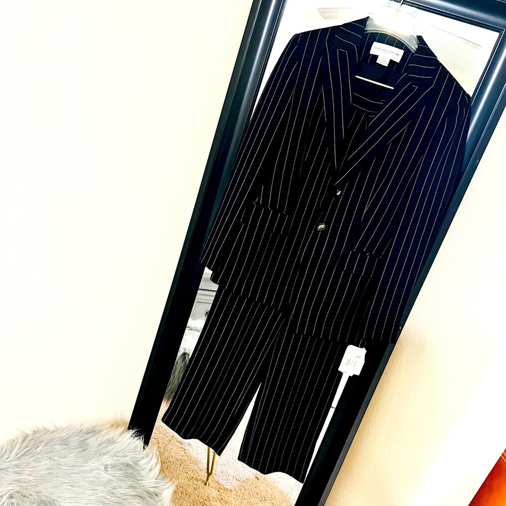 Black w/White stripe Jones New York pant suit sz6 petite